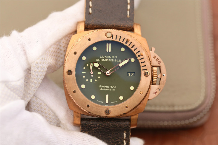 VS沛納海V2升級版pam00382/PAM382青銅戰士。 47mm直徑，經過兩年多的研發，克隆了原裝全自動p.9000機械機芯，男士腕錶，皮錶帶，透底